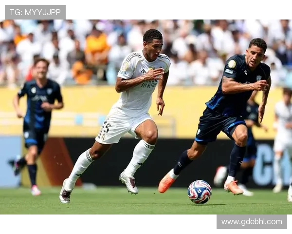 阿拉维斯主帅:最后几分钟皇马本应该是10人应战 阿拉维斯主帅:最后几分钟皇马本应该是10人应战